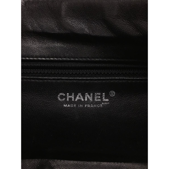 Chanel Leather Caviar Skin Shoulder Bag - Picture 3 of 6